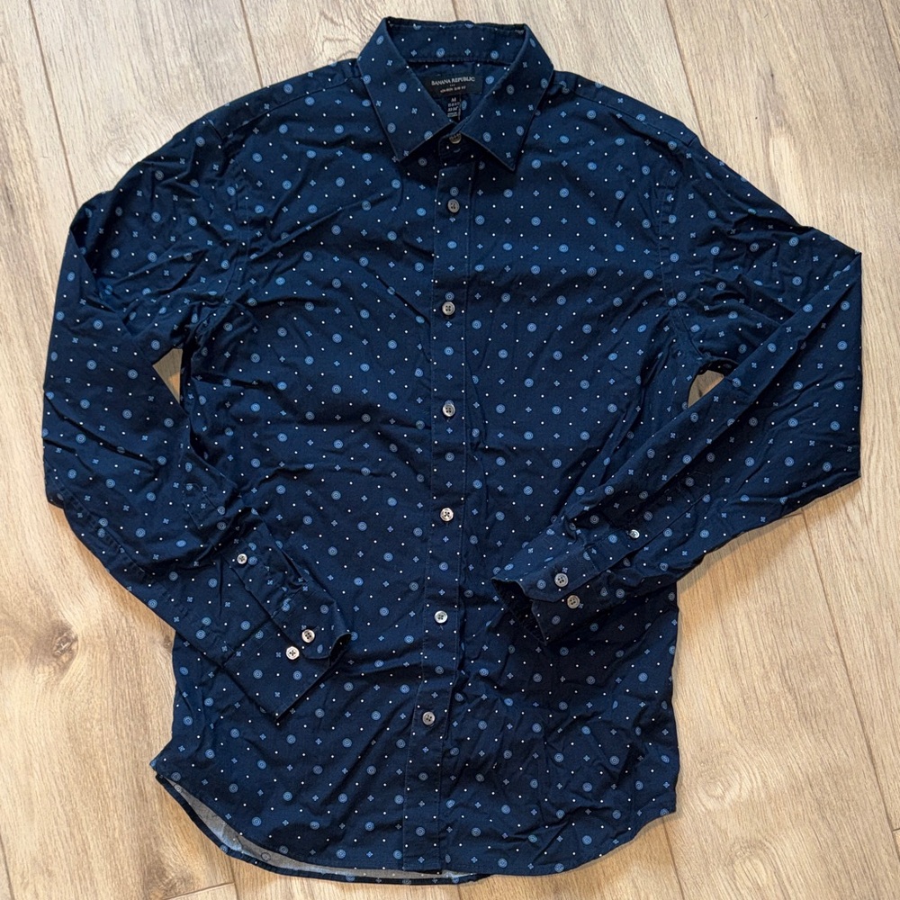 BANANA REPUBLIC Non- Iron Slim Fit Long Sleeve Button Down Collared Dress Shirt